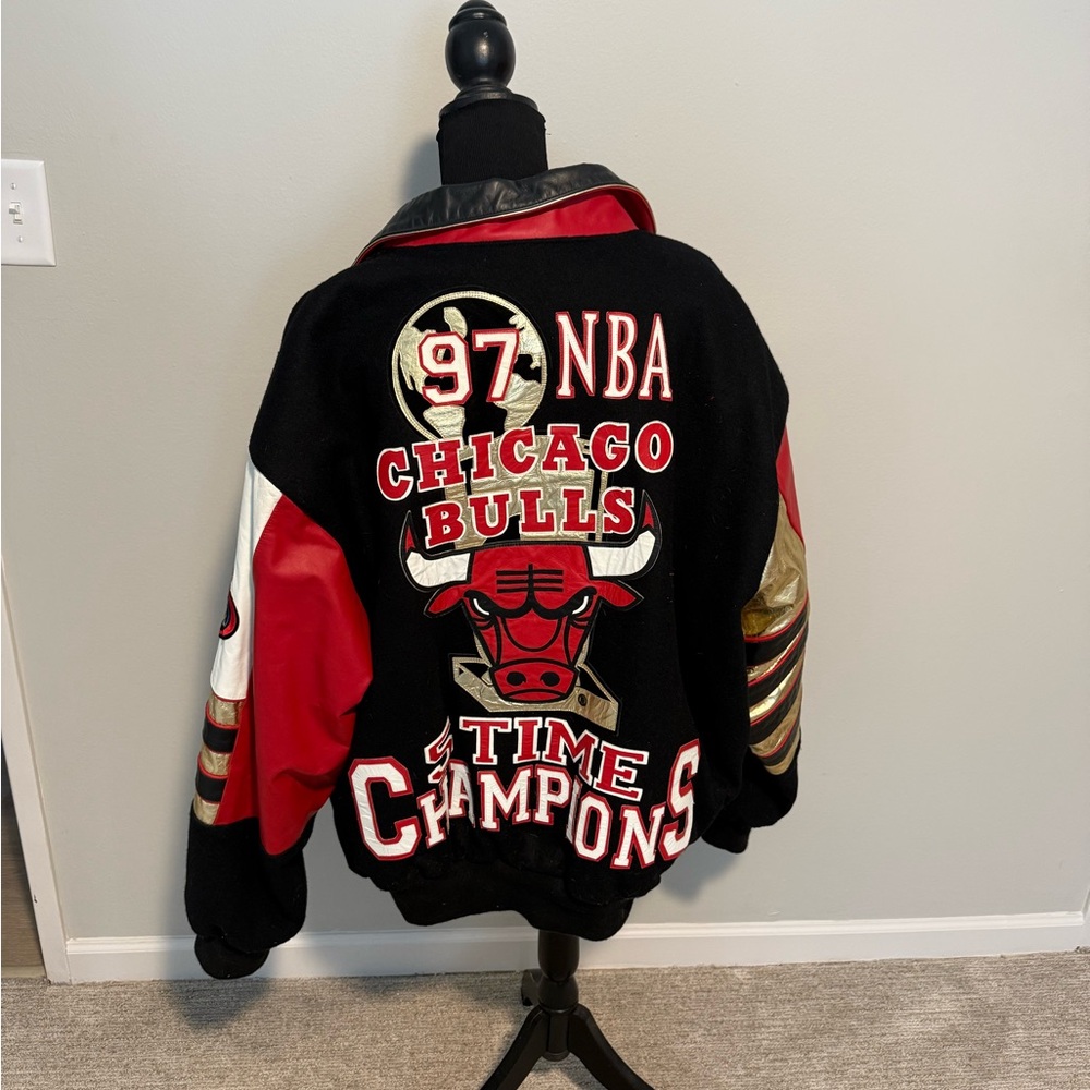 Vintage 1997 NBA Chicago Bulls 5 Time Champions Varsity Jacket